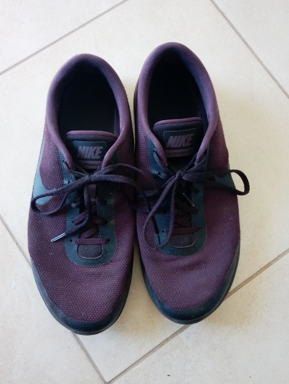 Nike Men's Plum Black Low-Top Sneakers